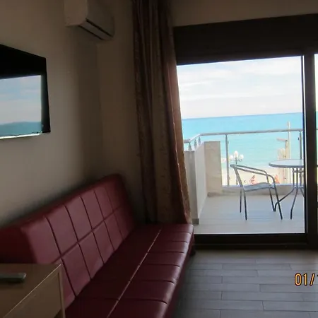 Apartament By The Sea