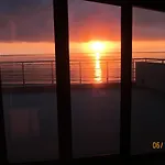 By The Sea Lejlighed