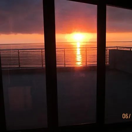By The Sea アパート