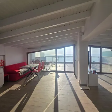 Apartament By The Sea